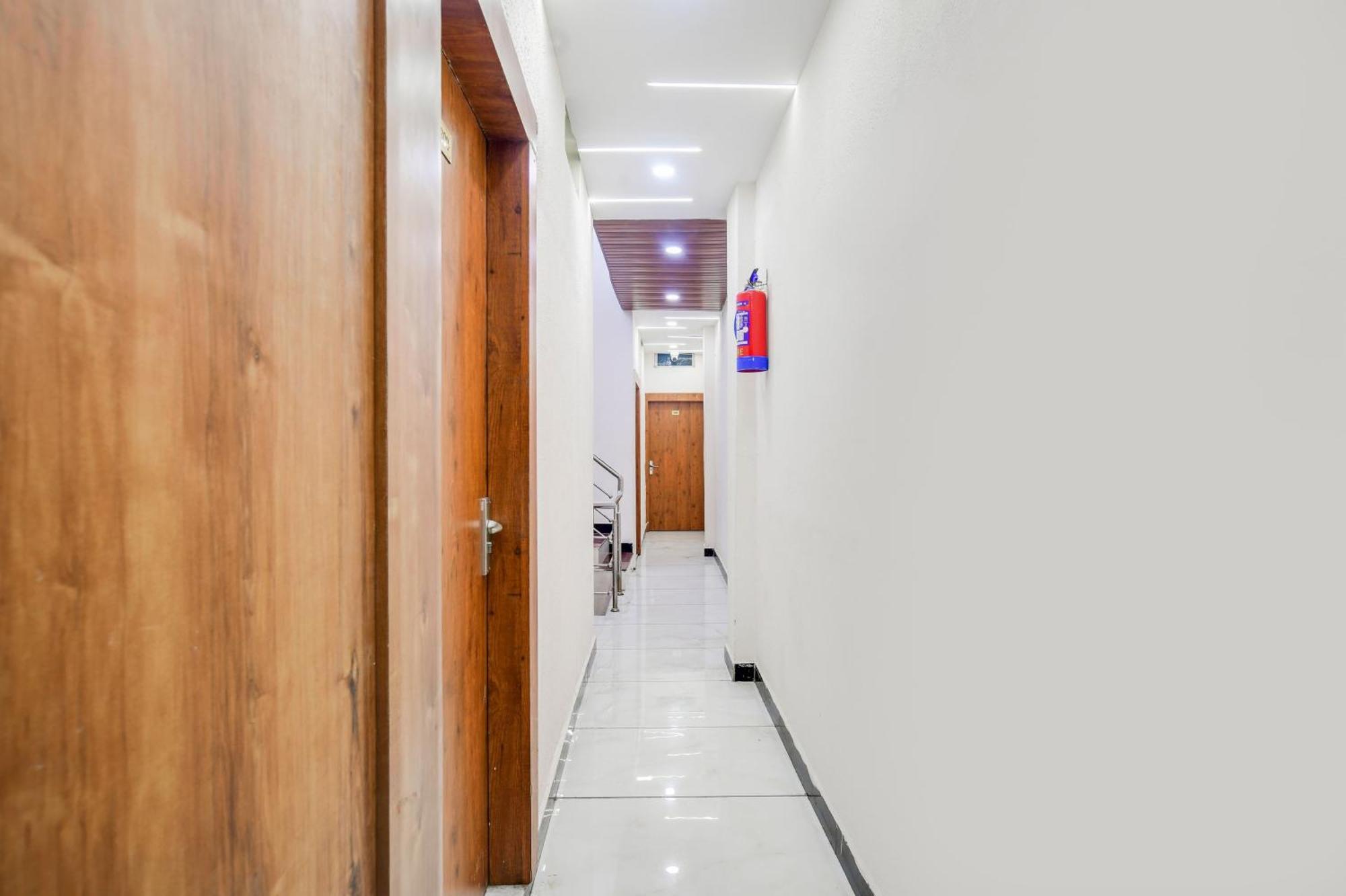Hotel O Ujjain Near Hari Fatak Екстер'єр фото