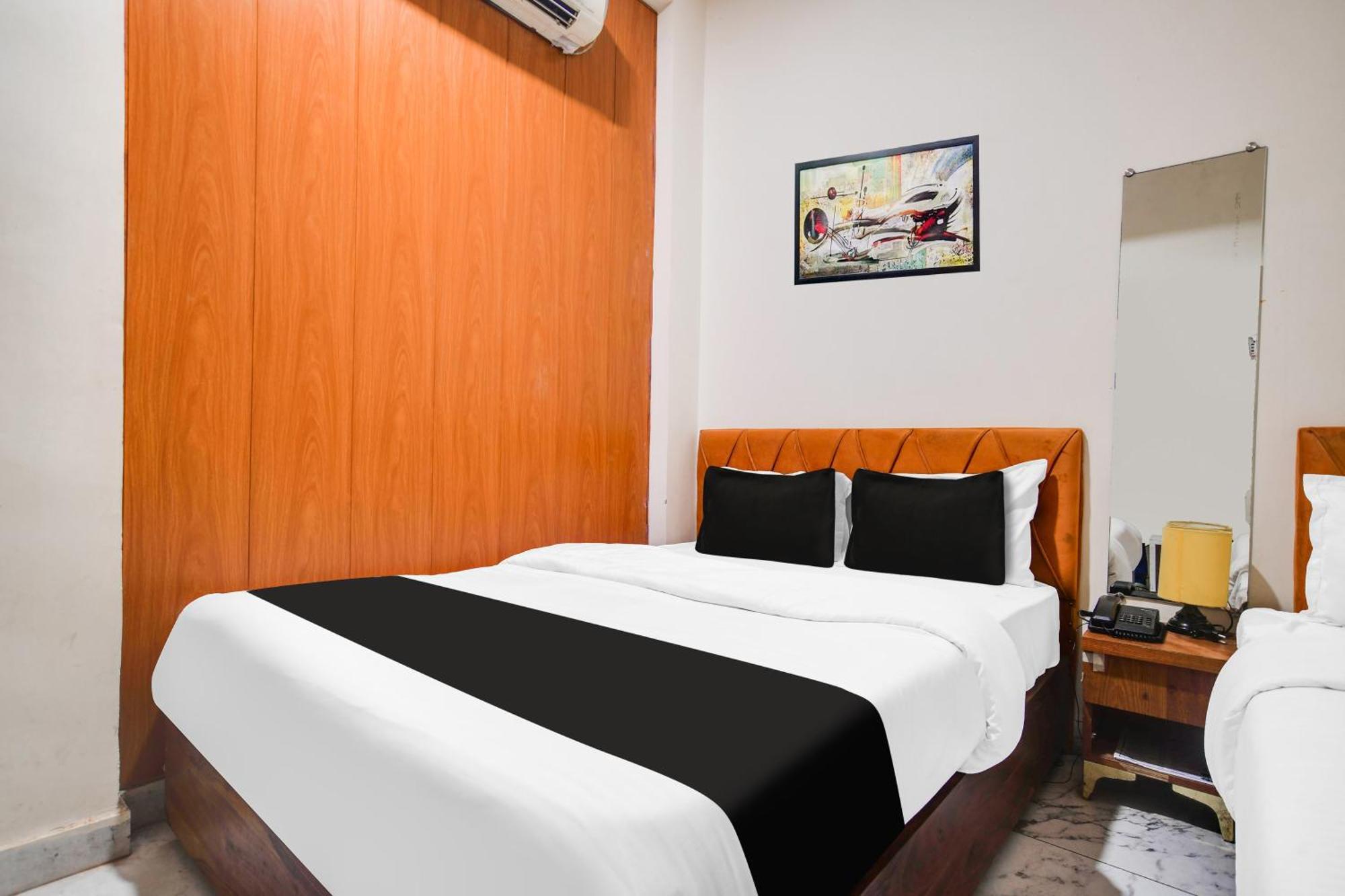 Hotel O Ujjain Near Hari Fatak Екстер'єр фото