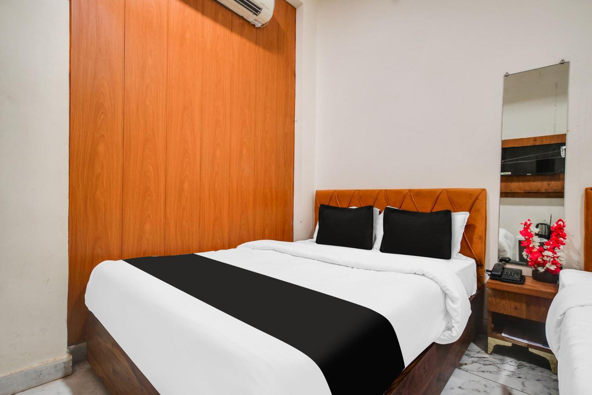 Hotel O Ujjain Near Hari Fatak Екстер'єр фото