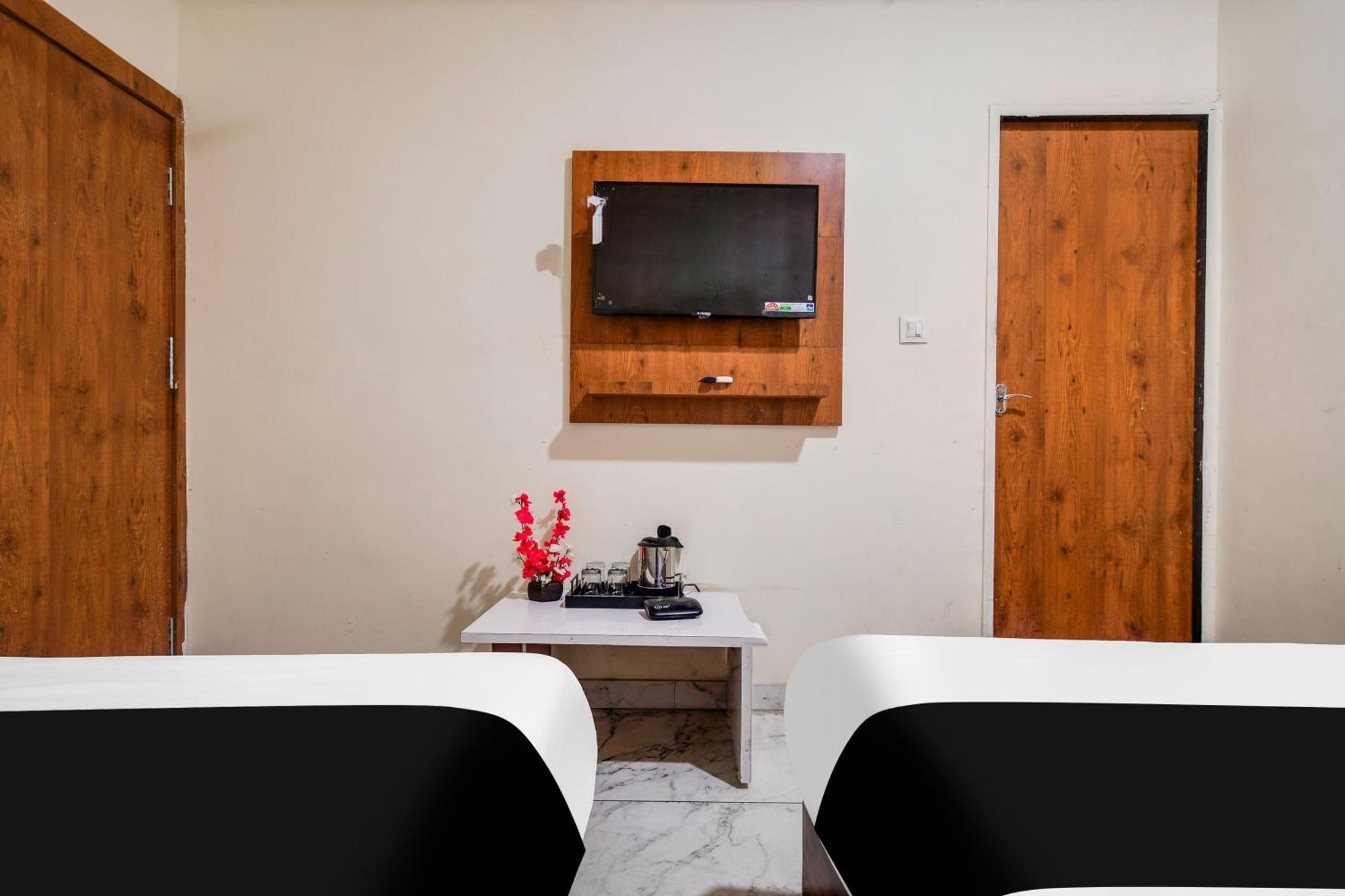 Hotel O Ujjain Near Hari Fatak Екстер'єр фото
