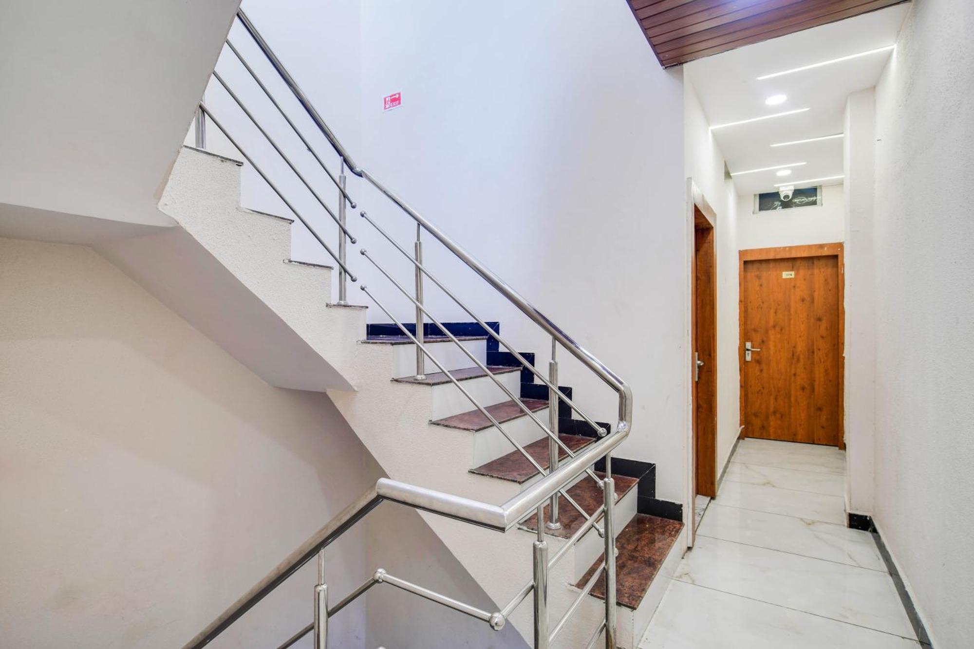 Hotel O Ujjain Near Hari Fatak Екстер'єр фото